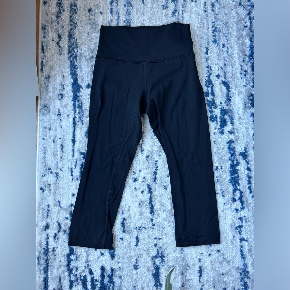 LULULEMON ALIGNS CROPPED